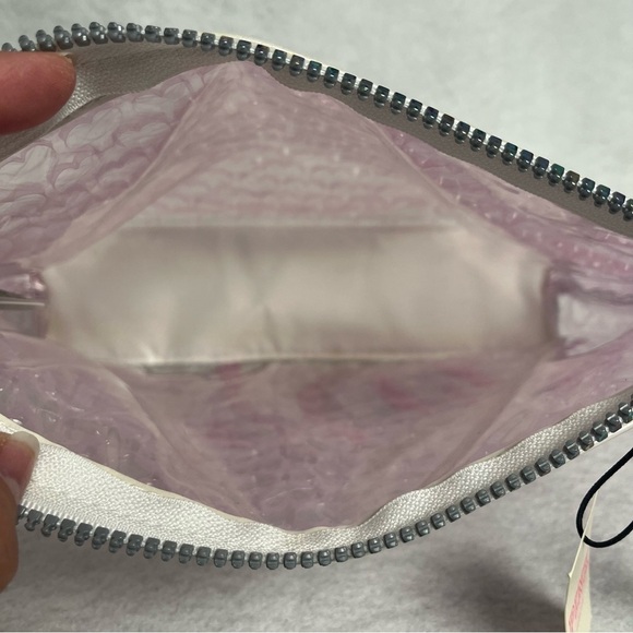 NEW VICTORIA SECRET PINK Clear Make Up Bag Cosmetic Pouch Heart Bubble Wrap - Picture 5 of 8
